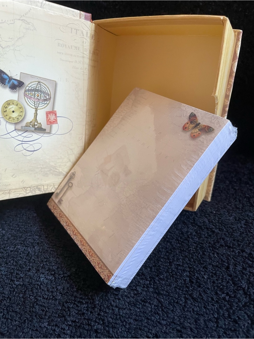 2 Vintage Punch Studio Style Mini Books with Hidden Note Pads - Picture 9 of 9